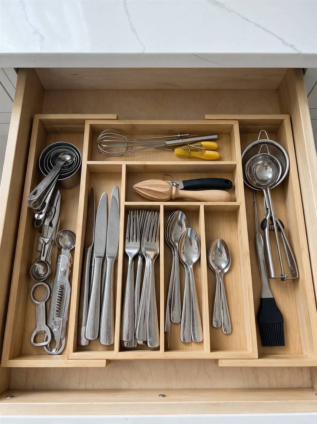 Pipishell bamboo drawer organizer with flatware