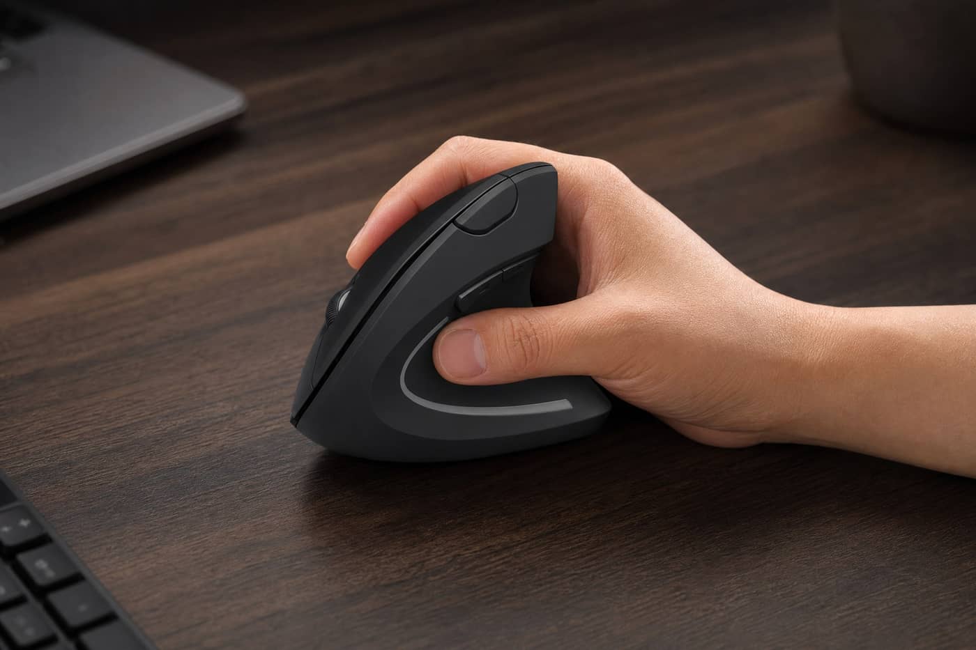 Anker vertical mouse on dark desk thumbnail